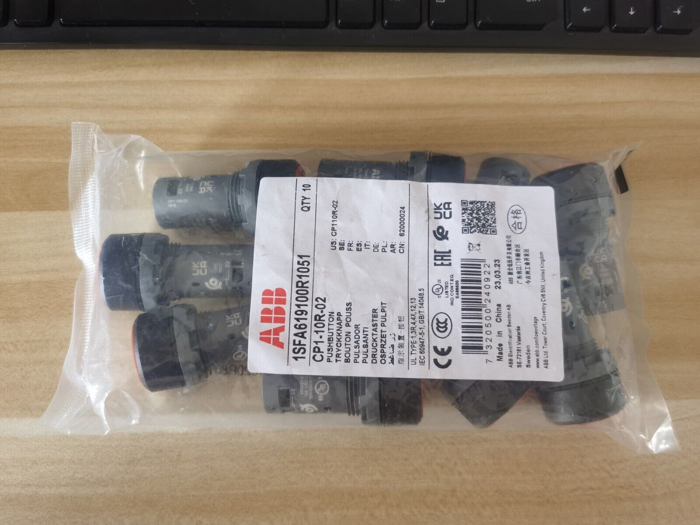 10PCS/1Bag  ABB CP1-10R-02 1SFA619100R1051 PushButton Switches Red