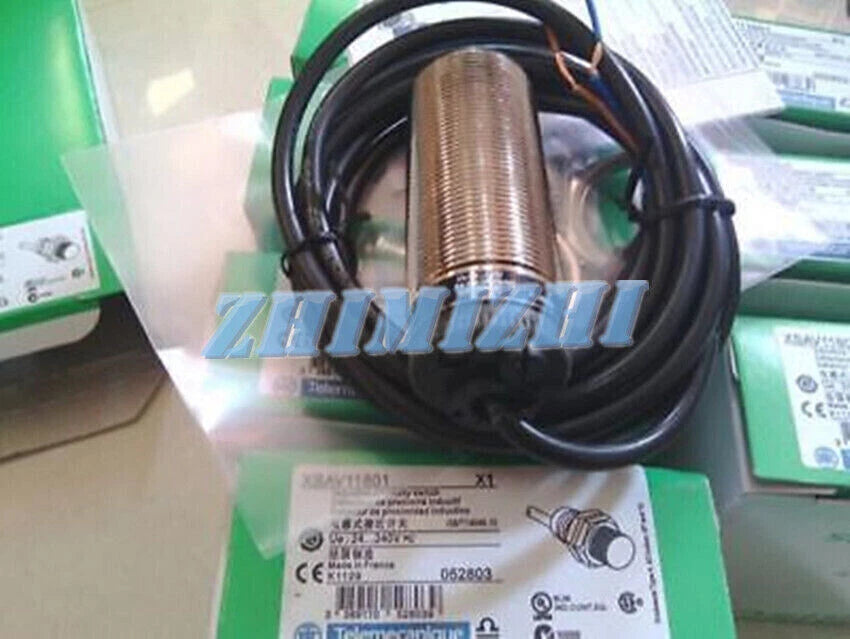 1pc  XSAV11801 in box XSA-V11801 Proximity Switch