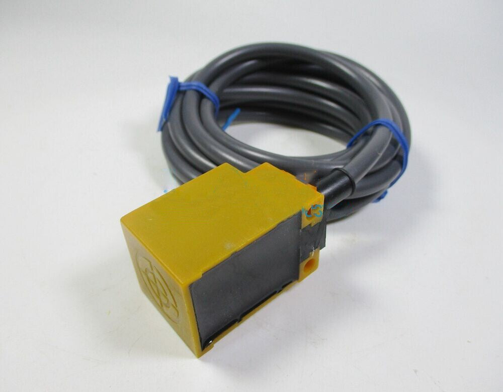 1PCS  For OMRON TLN5MY1 Proximity Switch TL-N5MY1 90-250V AC 2m