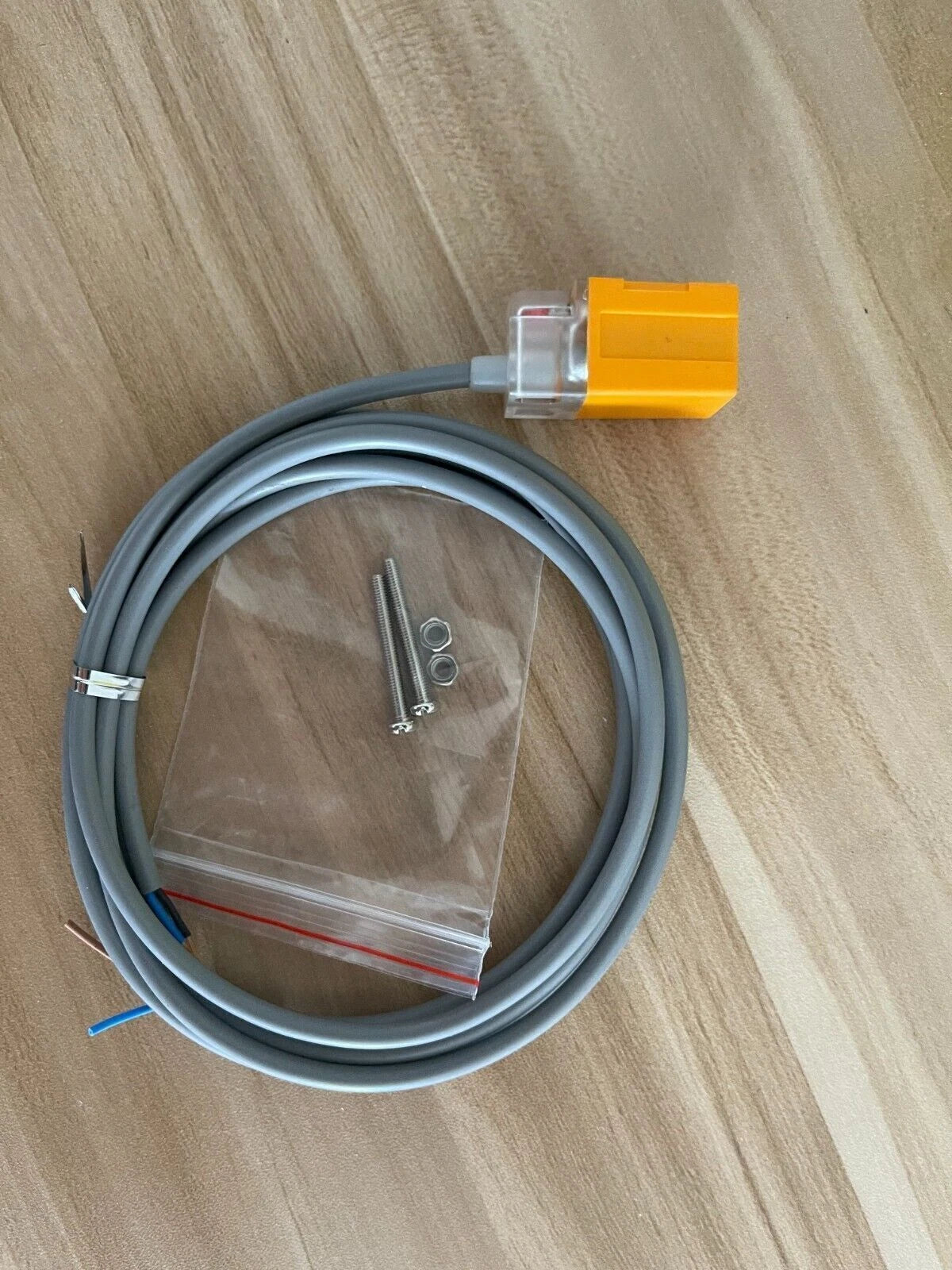 1pcs QL-05N QL05N 1PCS  Fotek Proximity Sensor