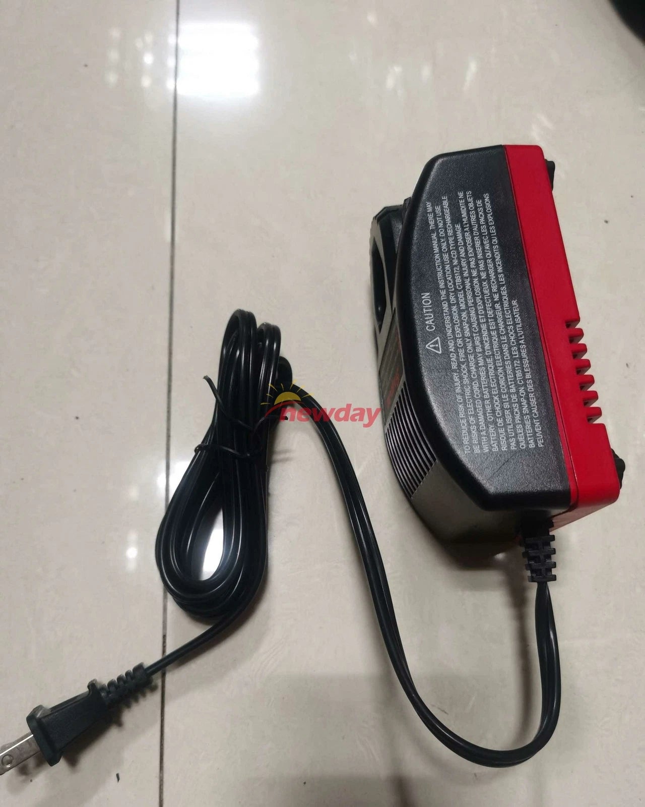 ! Snap On CTC572 CTC-572 7.2V DC 0.8A 120V AC Battery Charger