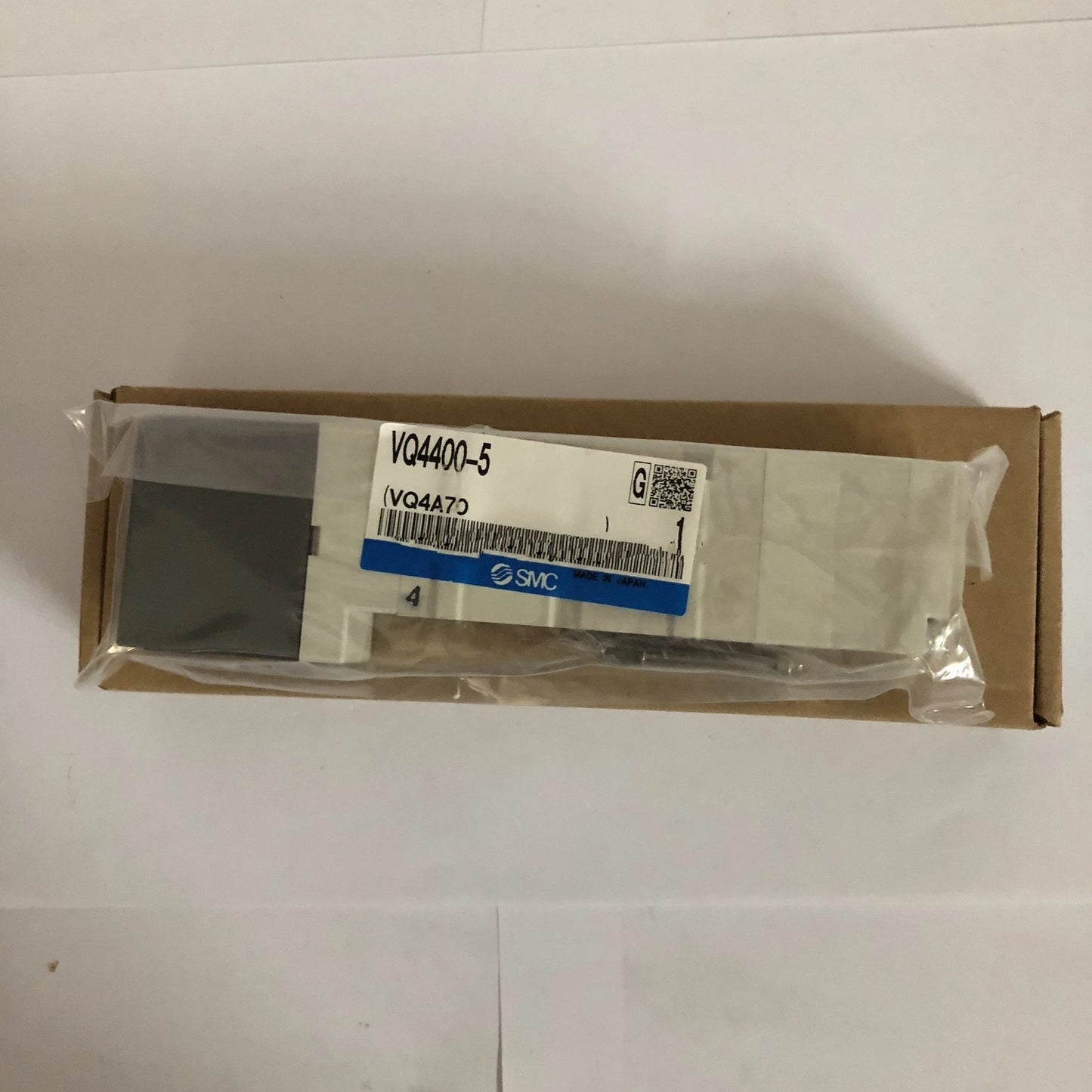 1pcs  SMC VQ4400-5 Solenoid Valve VQ4400-5 spot stock #P