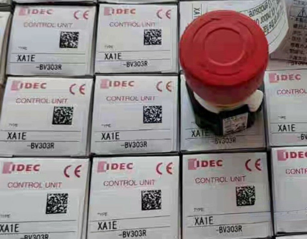 1pcs IDEC XA1E-BV303R  Button Switch