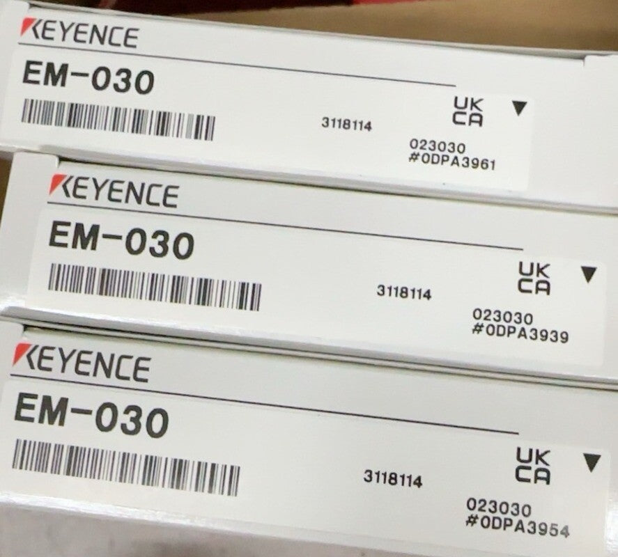 1pcs  KEYENCE EM-030  Proximity Switch Sensor