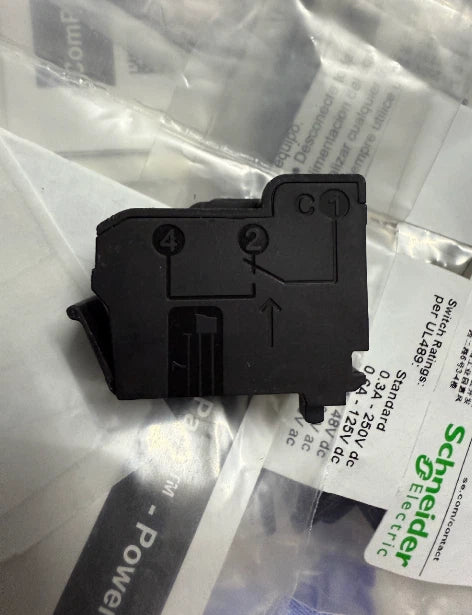 1pc Circuit Breaker Auxiliary Switch PowerPact Auxiliary Contact LV429450 S29450