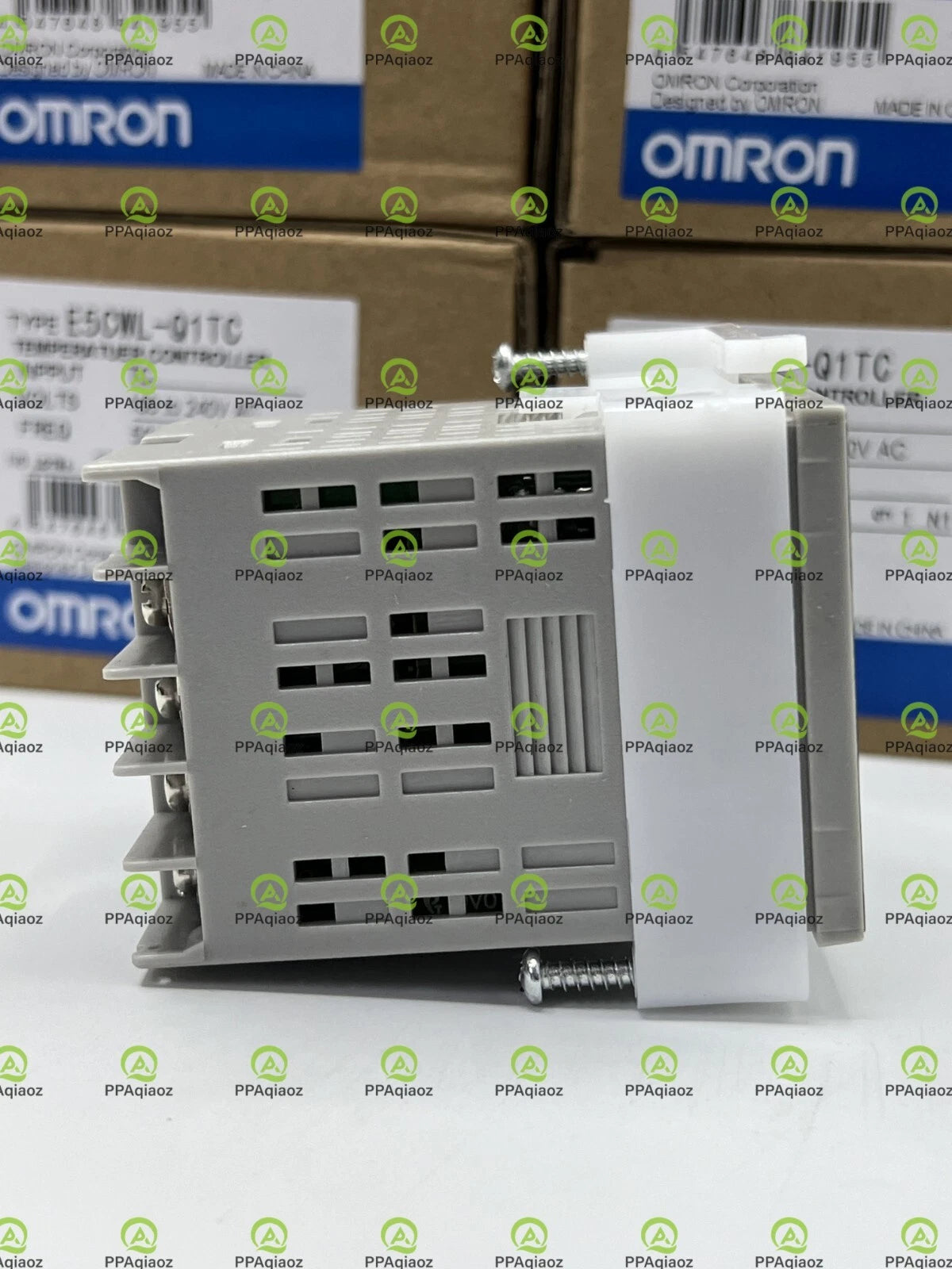 E5CWLQ1TC 1PC  Omron E5CWL-Q1TC 100-240VAC Temperature Controller  Fast ship