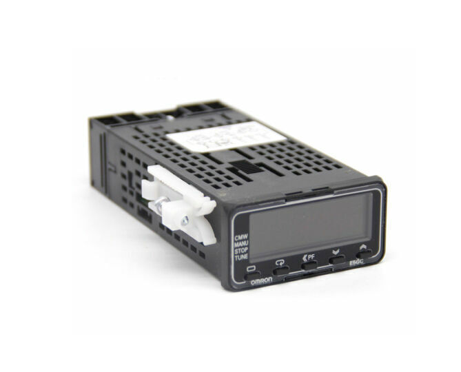 Omron E5GC-QX1A6M-000 Digital Controller 100 to 240V E5GCQX1A6M000