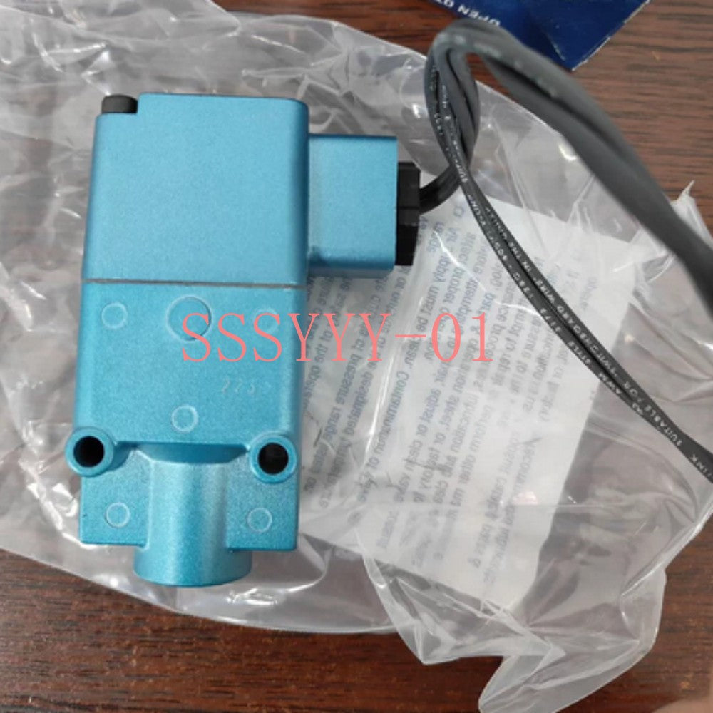 1PCS  MAC 225B-121CAAA 220/240V Solenoid Valve Free shipping