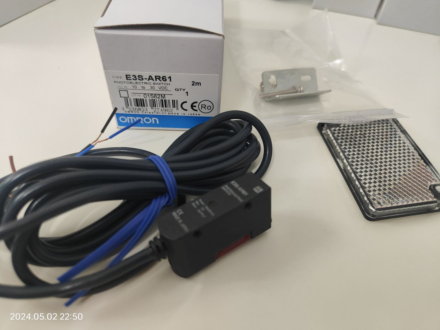 OMRON E3S-AR61 Photoelectric Sensor