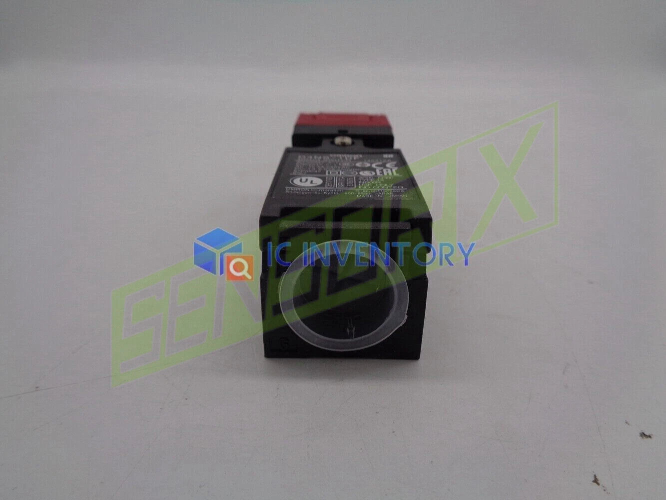 1PCS   Omron Safety Door Switch D4NS-1DF ~ #P