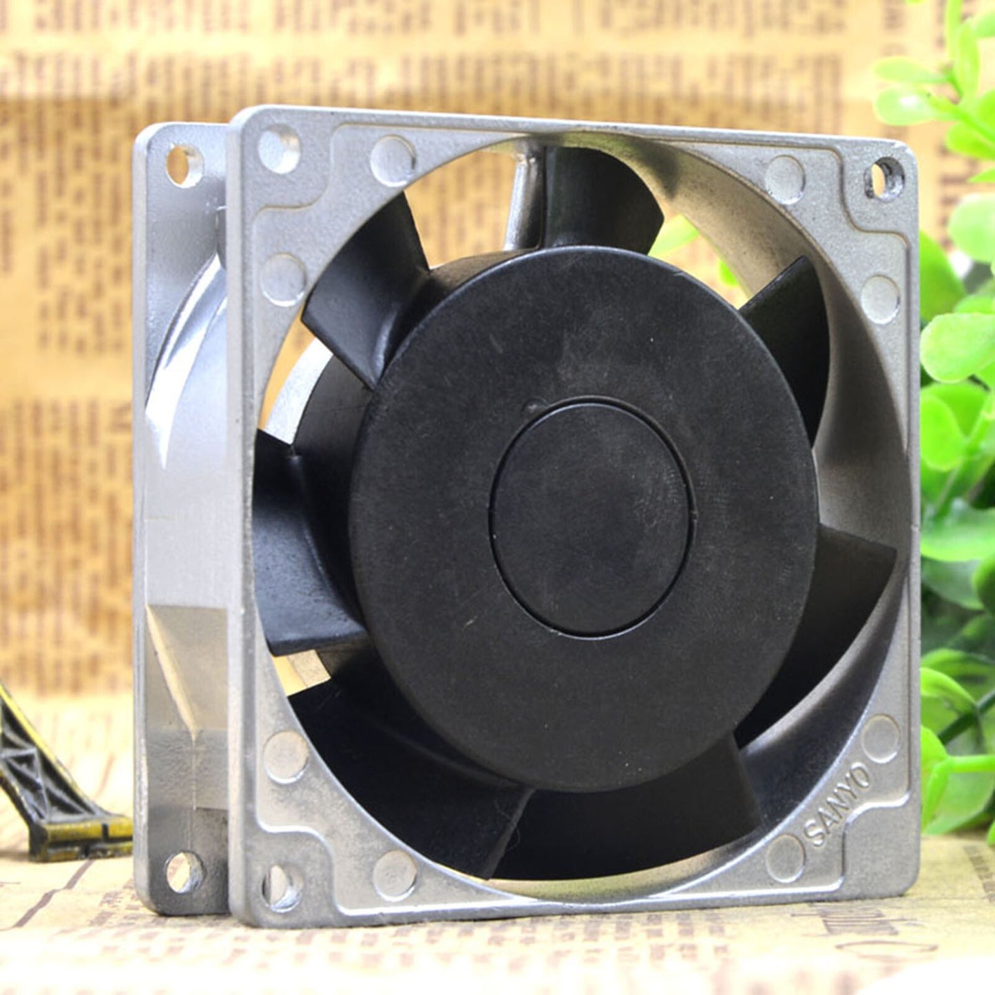 1PC  109S051 For SANYO San Ace80 9/7W 0.06/0.05A cooling fan