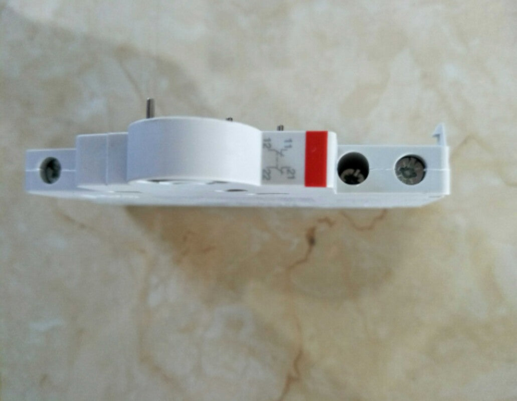 1PCS  ABB S2C-H02R 2CDS200956R0003 Auxiliary Contact 2NC