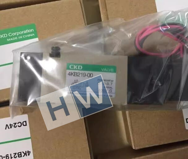 1PC  C KD Solenoid Valve 4KB219-00 DC24V