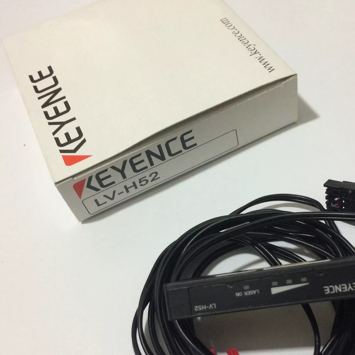 1pcs  Keyence LV-H52 Laser Sensor
