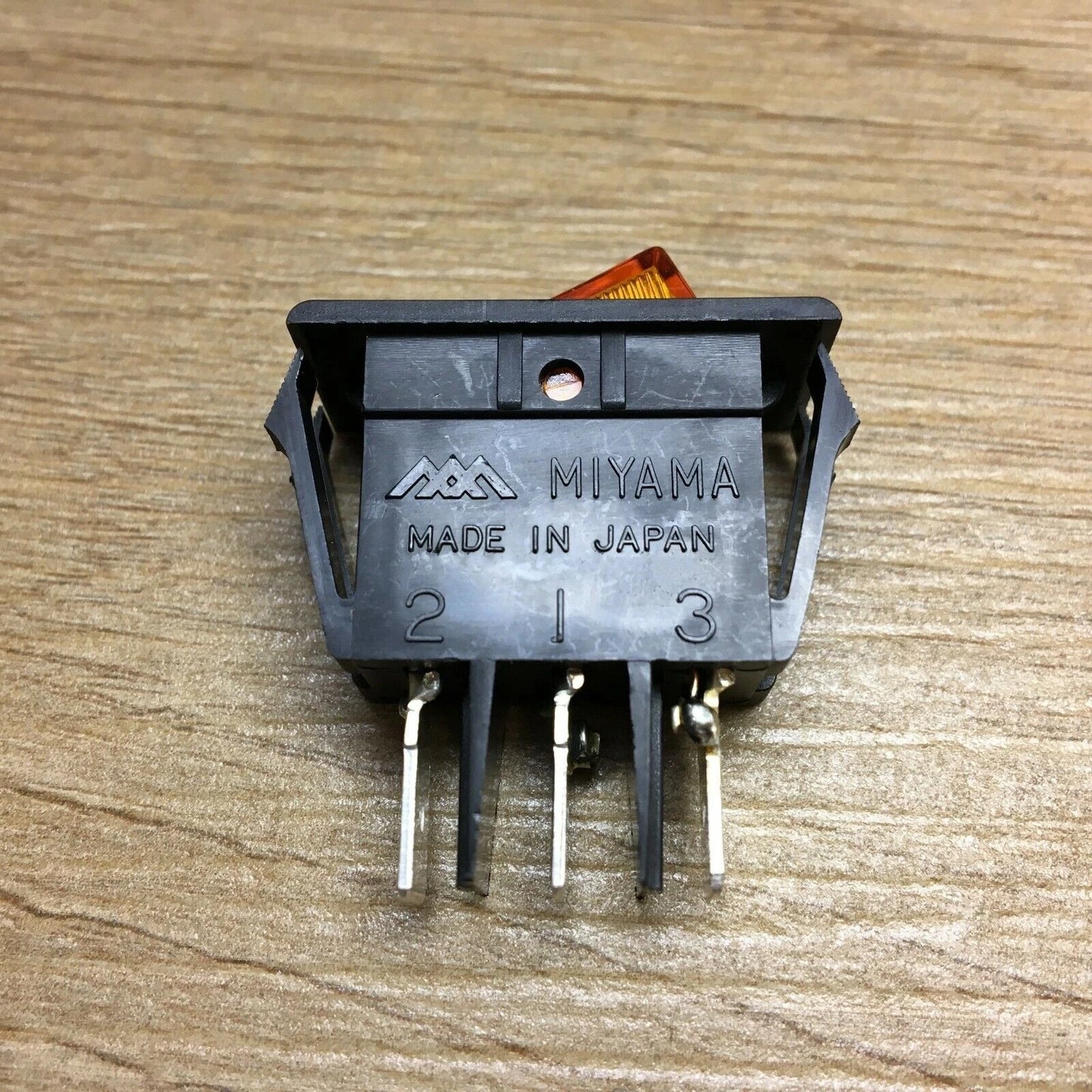 1PC MIYAMA DS-322A 15A 125VAC 3pins 2positions Rocker switch with lamp