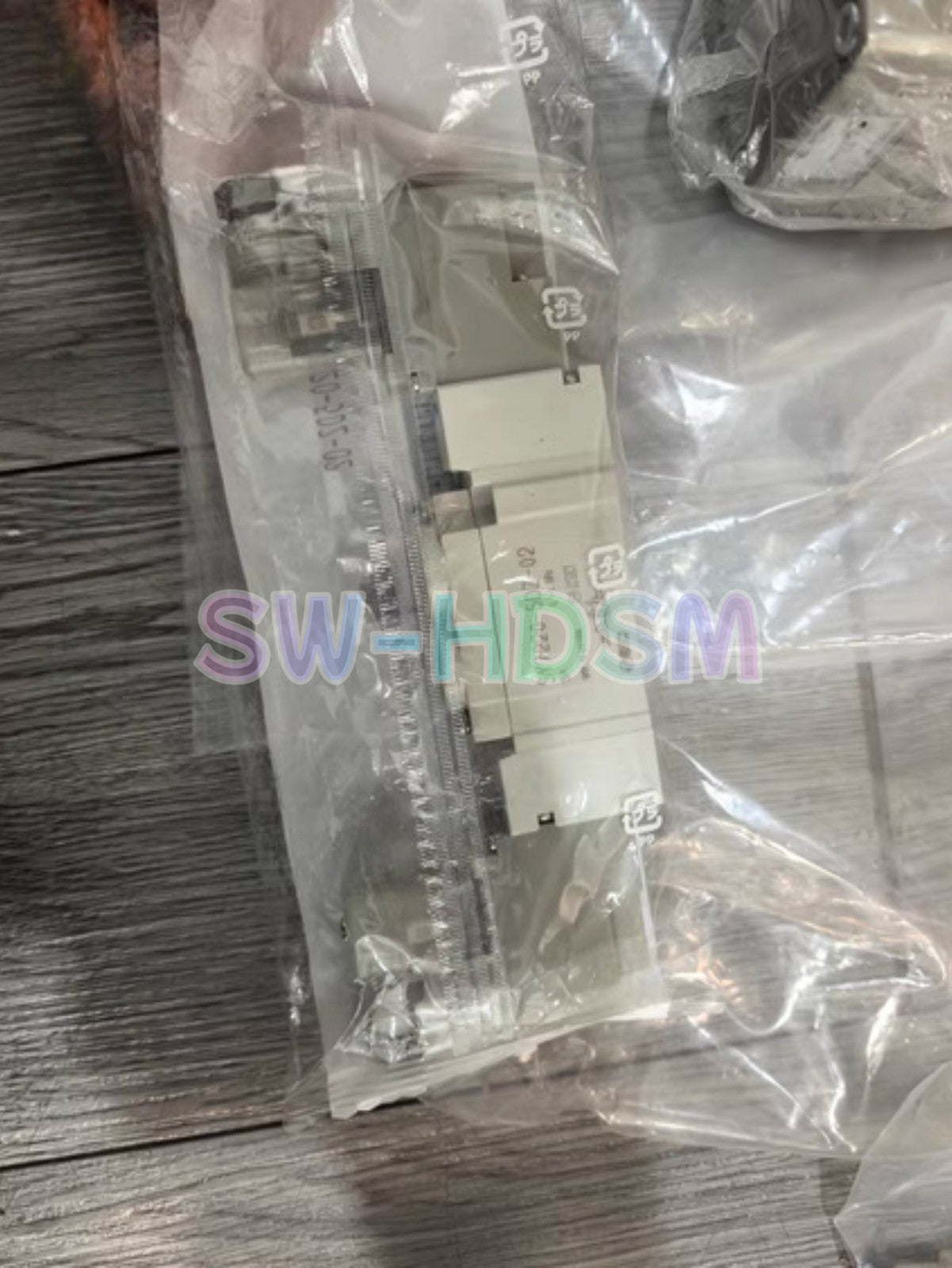 1PCS  for SMC SY7220-5DZ-02 Solenoid Valve Freight Free
