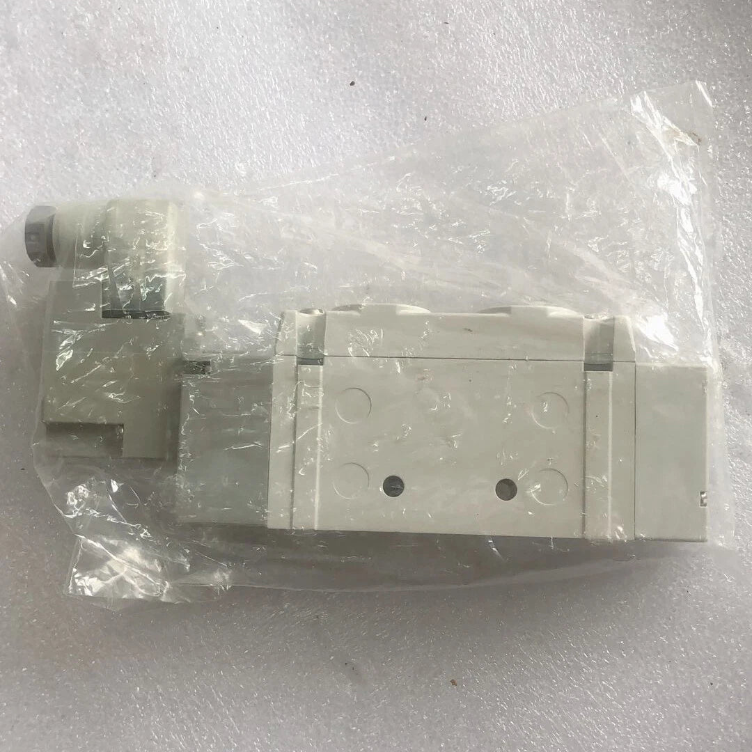 ONE   SMC solenoid valve SY9120-5DZD-03 FREE SHIPPING #P