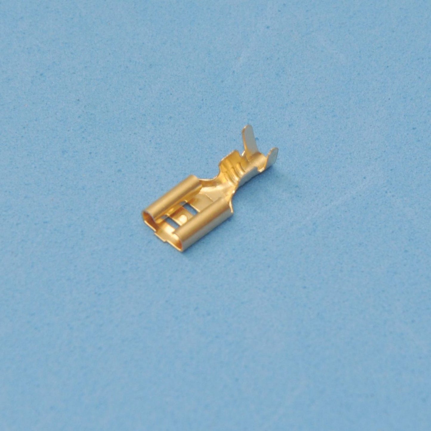 50Pcs Brass 6.3mm Terminal Electrical Wire Connector Crimp Insert Spring +Sheath