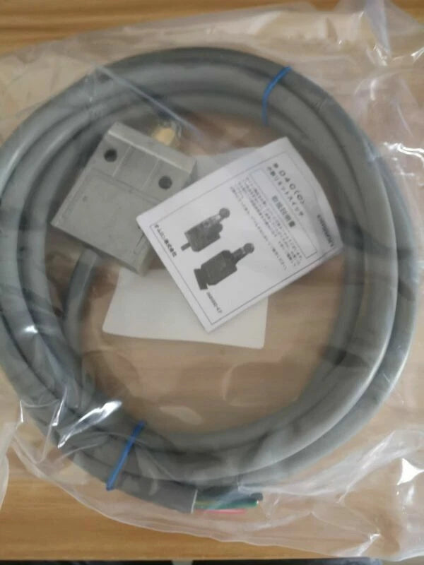 1Pc D4C-1302 D4C1302 Limit Switch  Free Ship