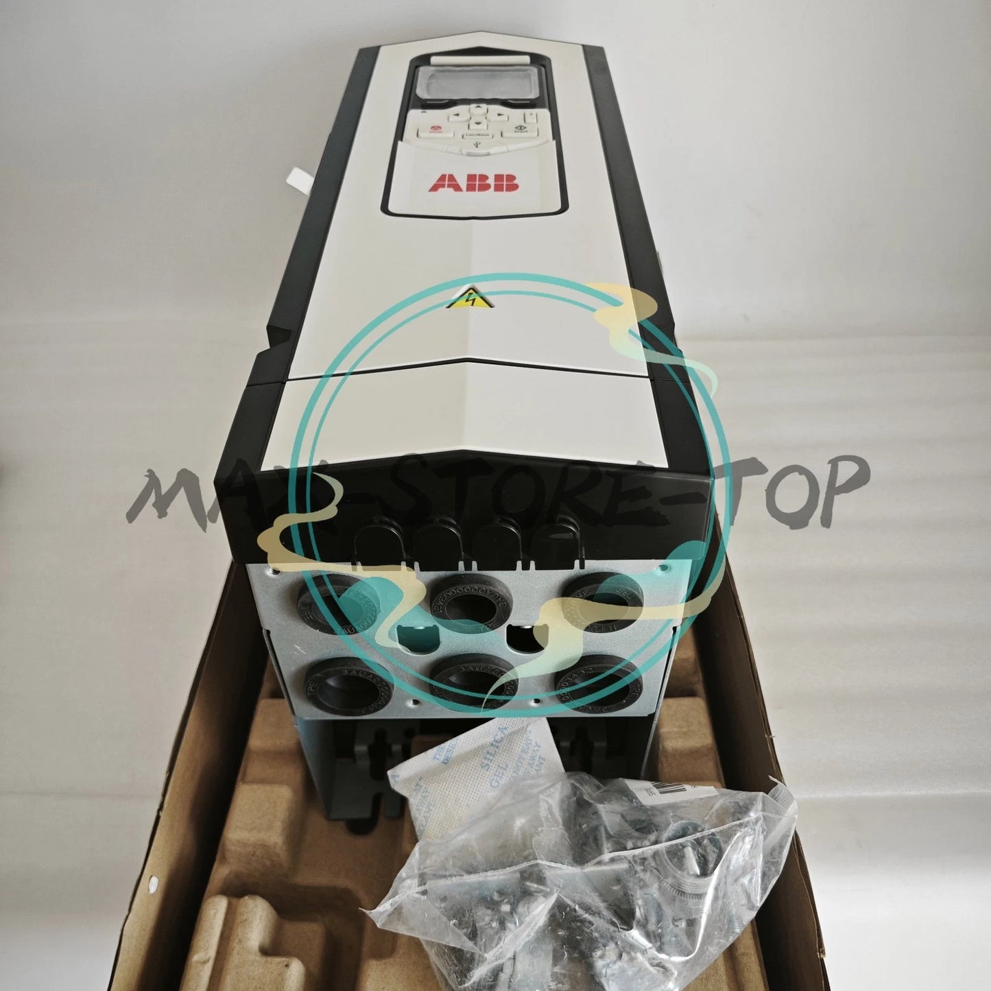 1 PC  ABB ACS880-01-04A8-5 frequency converter  or UPS