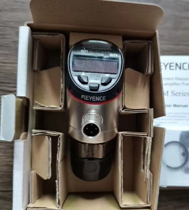 1pcs  KEYENCE GP-M010  Pressure Sensor