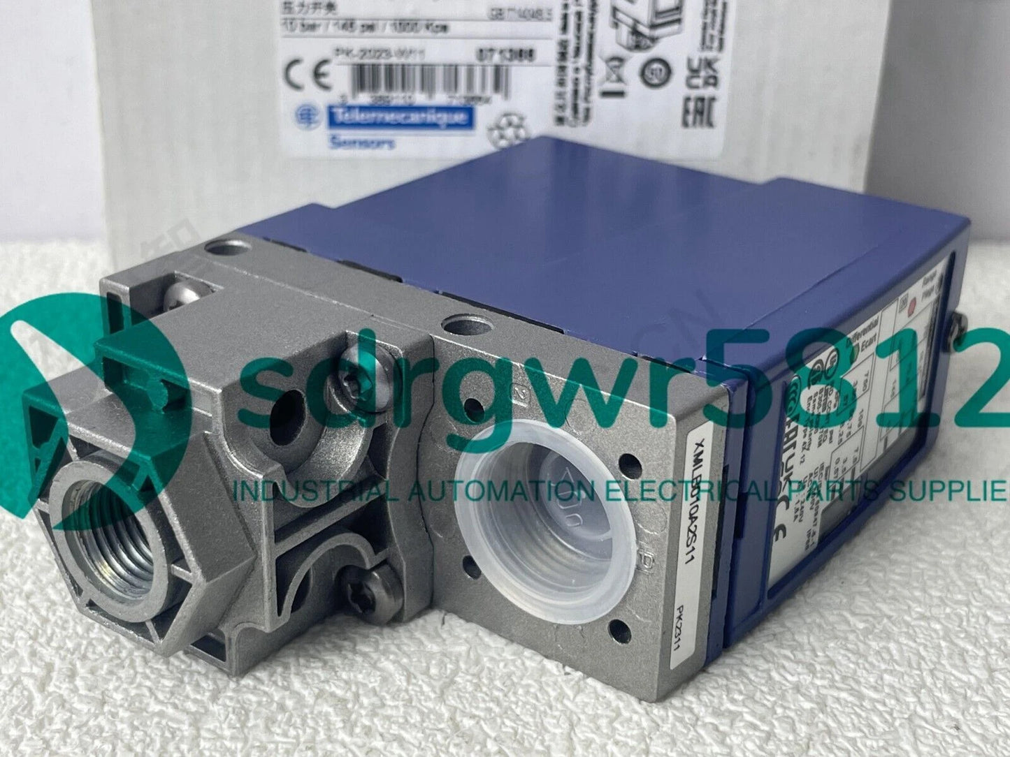 In Box Telemecanique XMLB010A2S11 Pressure Switch Fastshipping  #P