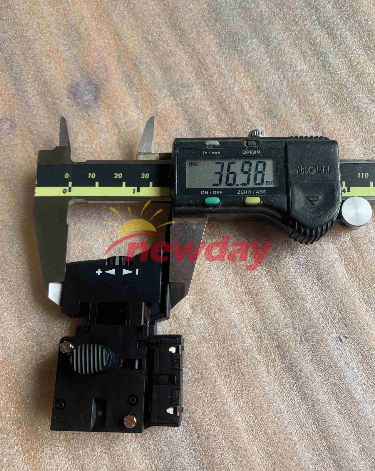 CAPAX-03 MOD:35-83 MOD 35 83 Switch 7(7)A 250V AC 5E4 ADJ FOR 230V 38-8/3