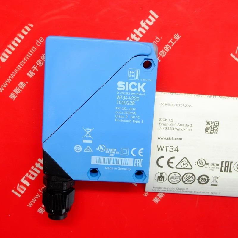 1pcs  Sick WT34-V220 Photoelectric Sensor 1019228