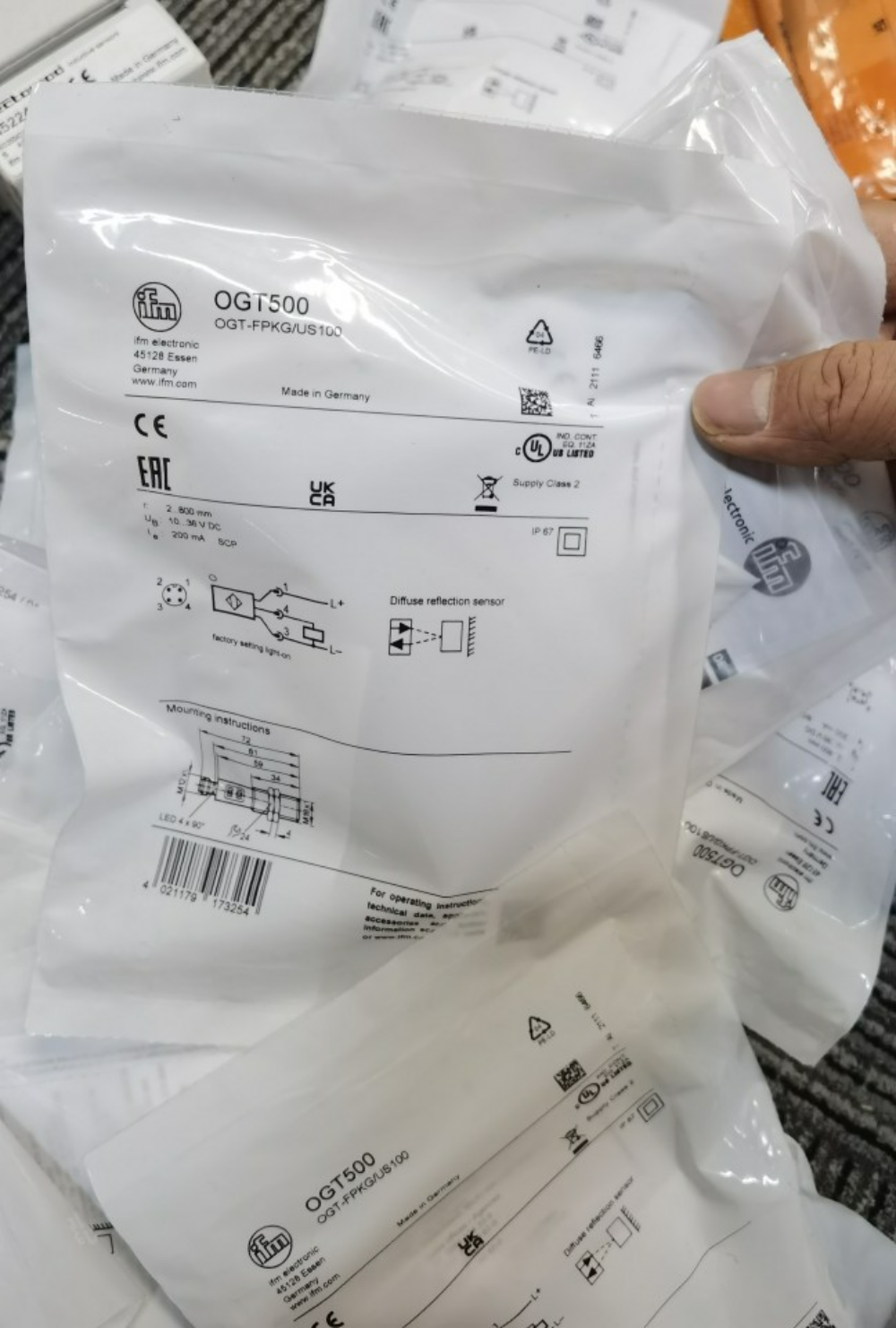 1pcs  IFM OGT500 sensor