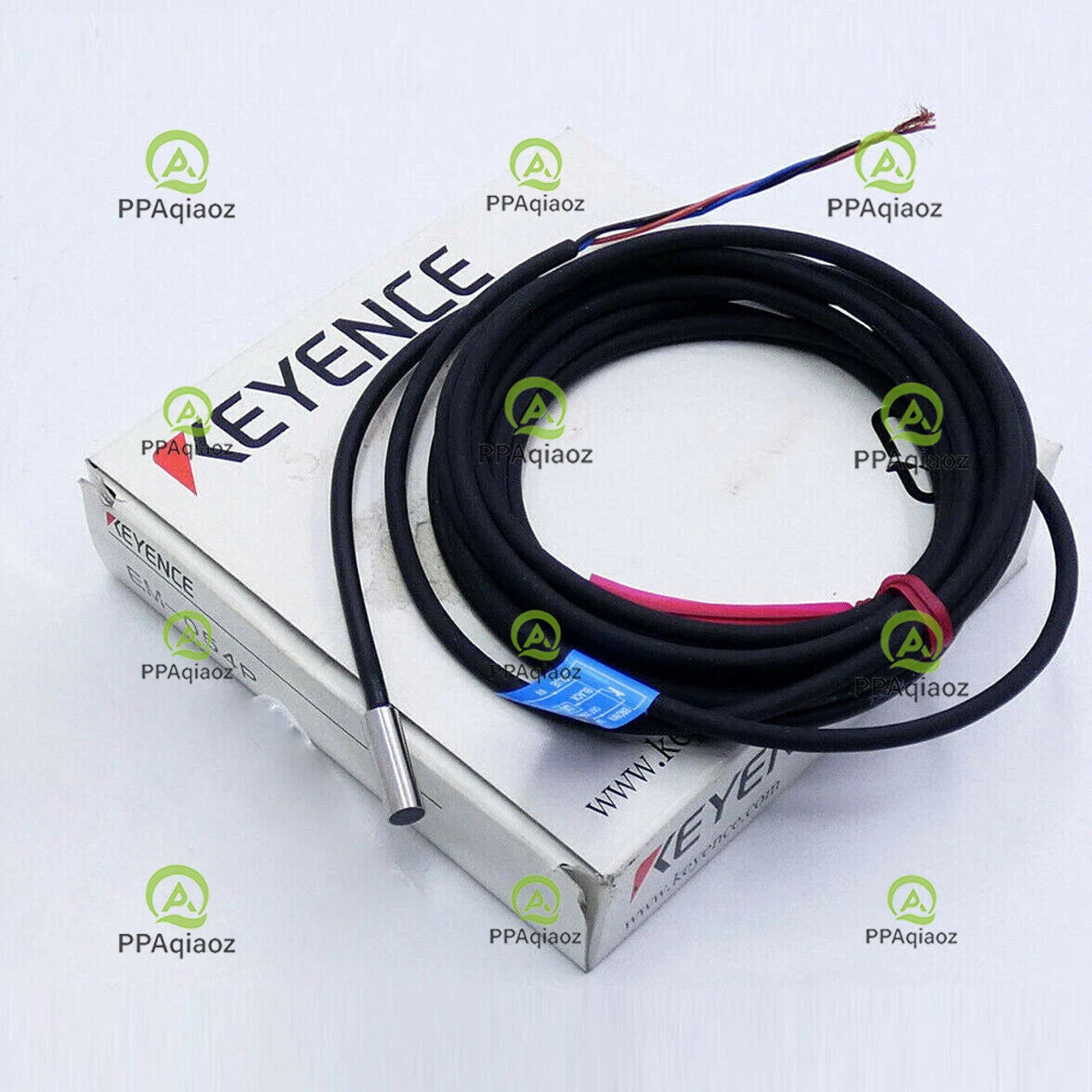 1Pcs  Keyence EM-054P Proximity Sensor Switch EM054P