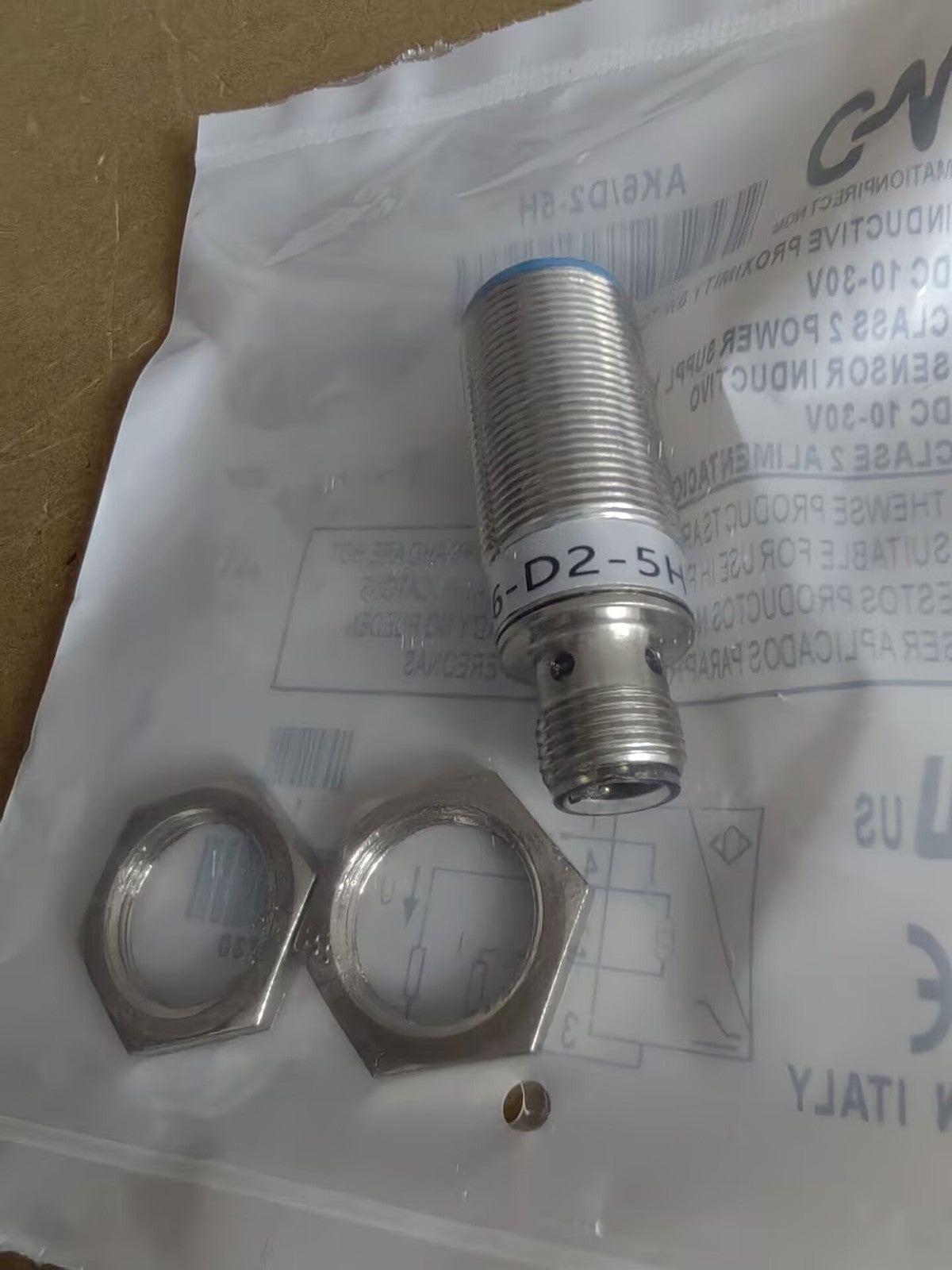 1PC   for Micro Detectors AK6-D2-5H Analog Proximity Switch Sensor