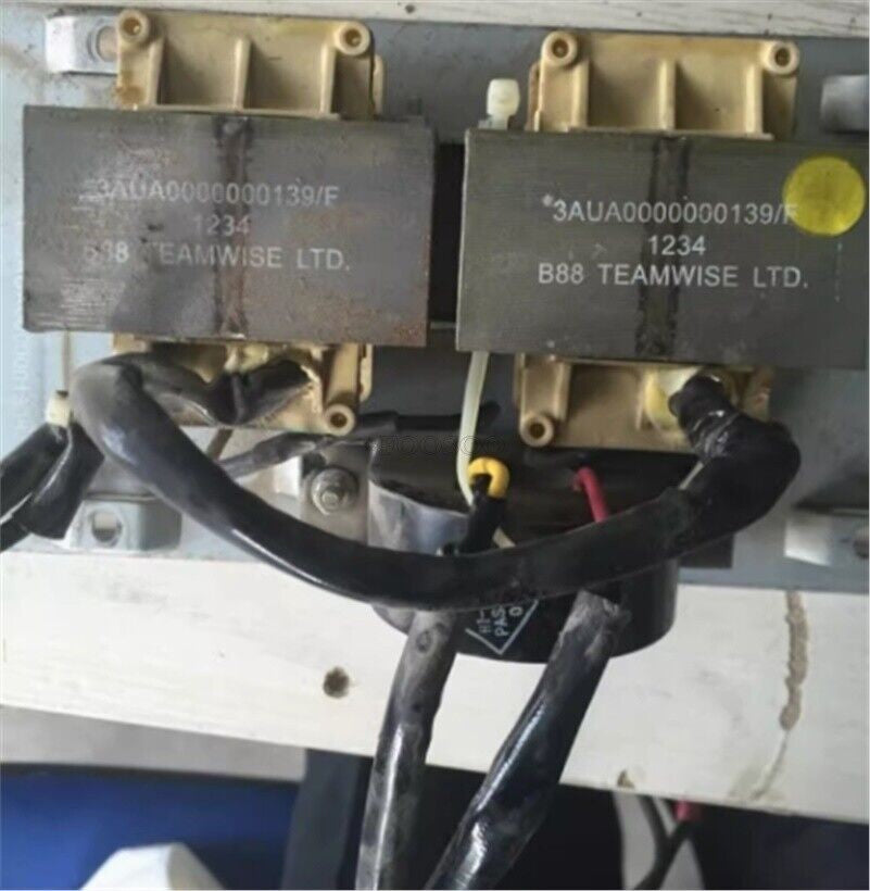 1pcs  ABB 3AUA0000000139/F frequency converter