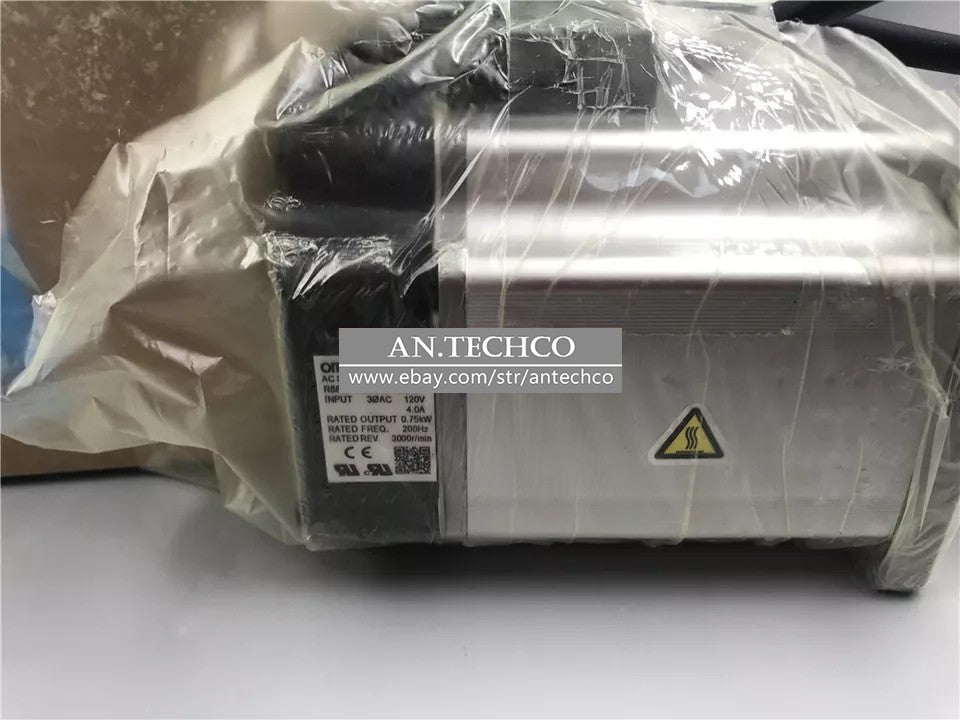 1pcs  Omron   R88M-G75030T-S2-Z Servo Motor