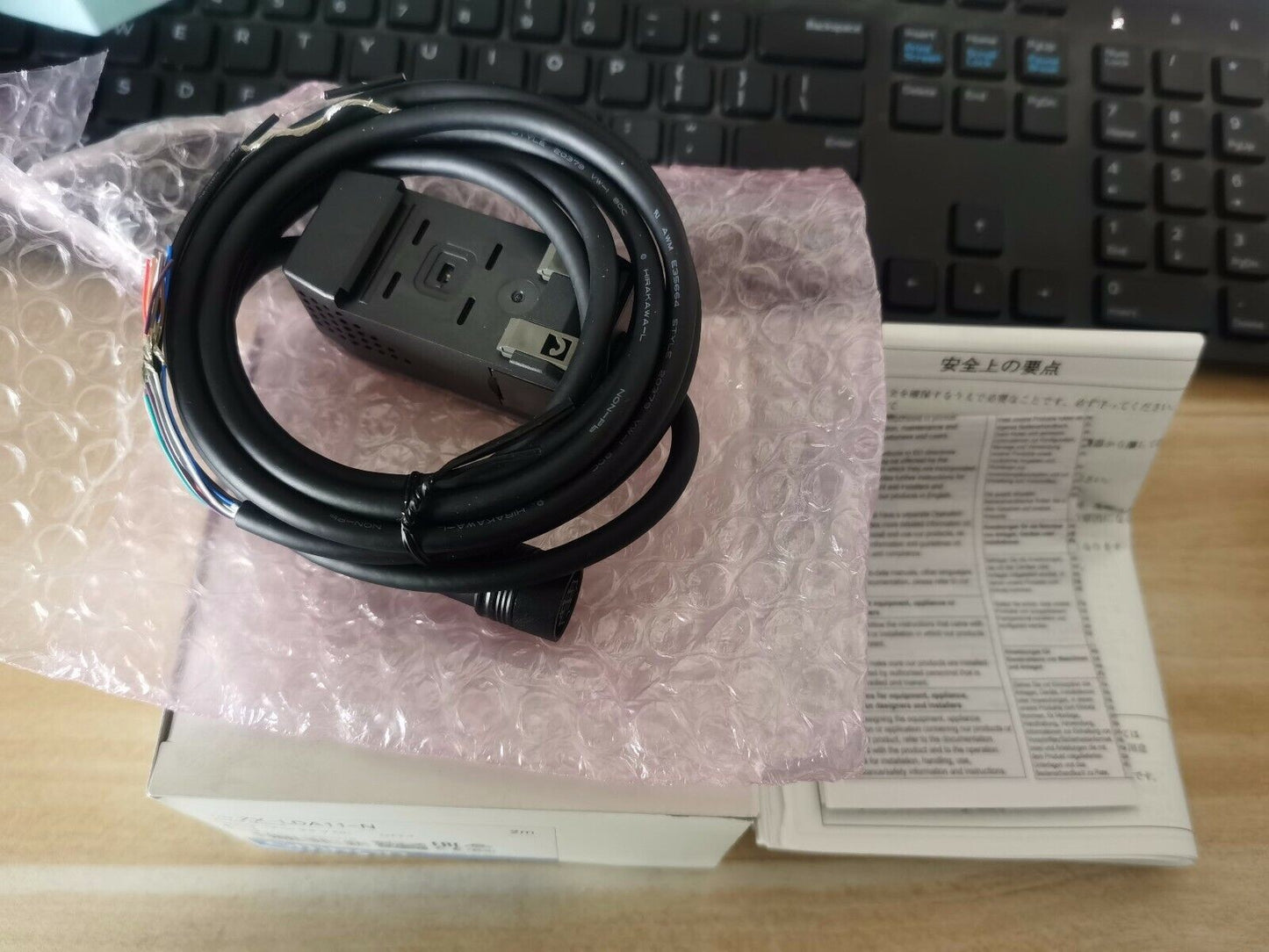 One OMRON ZX-LDA11-N Smart Sensor  ping