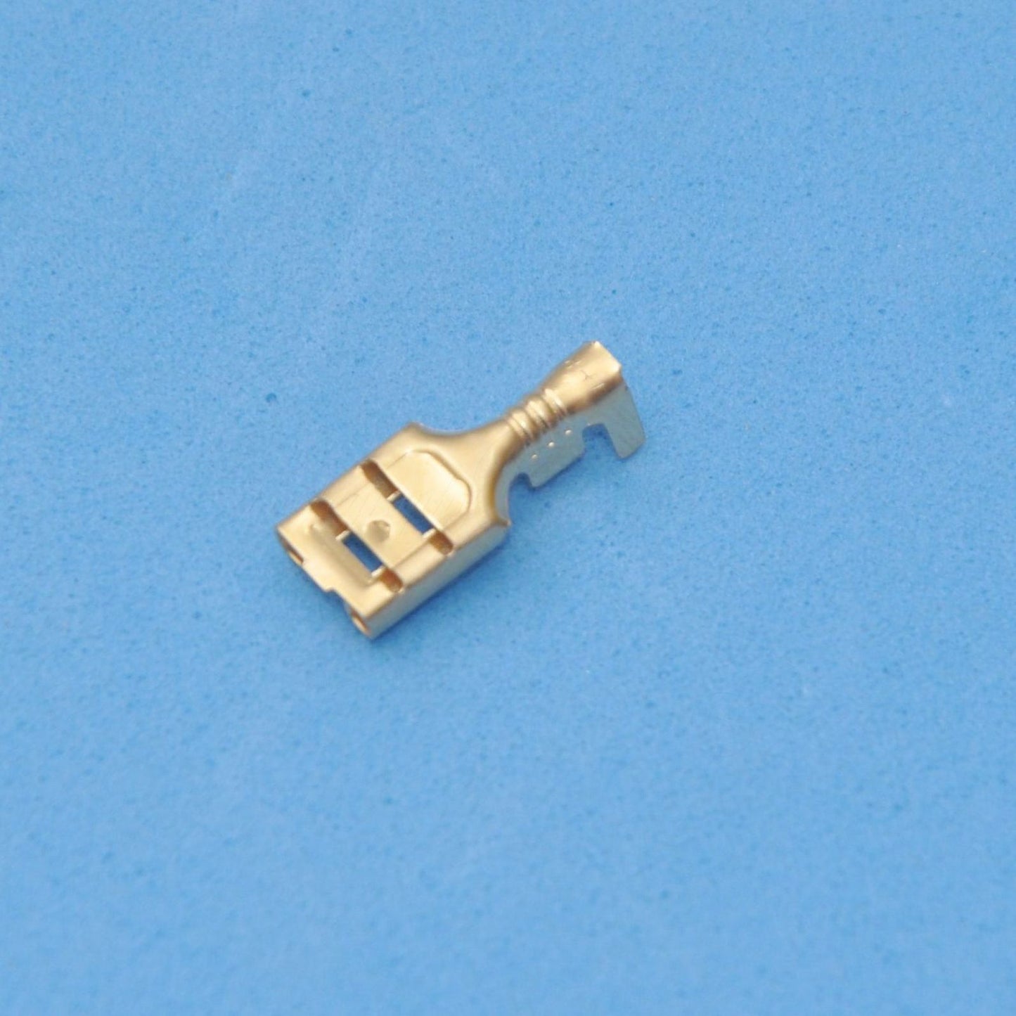 50Pcs Brass 6.3mm Terminal Electrical Wire Connector Crimp Insert Spring +Sheath