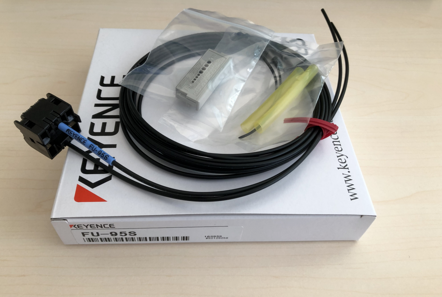 1pcs KEYENCE FU-95S