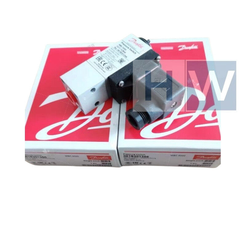 1pc  Danfoss MBC5000 Pressure Switch Sensor 1011-1CB04 061B201266