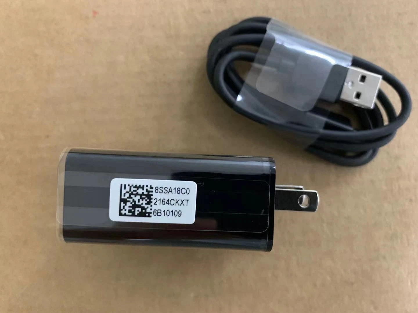 Applicable for YOGA Book YB1-X90F YB1-X91 Power Charger 12V2A
