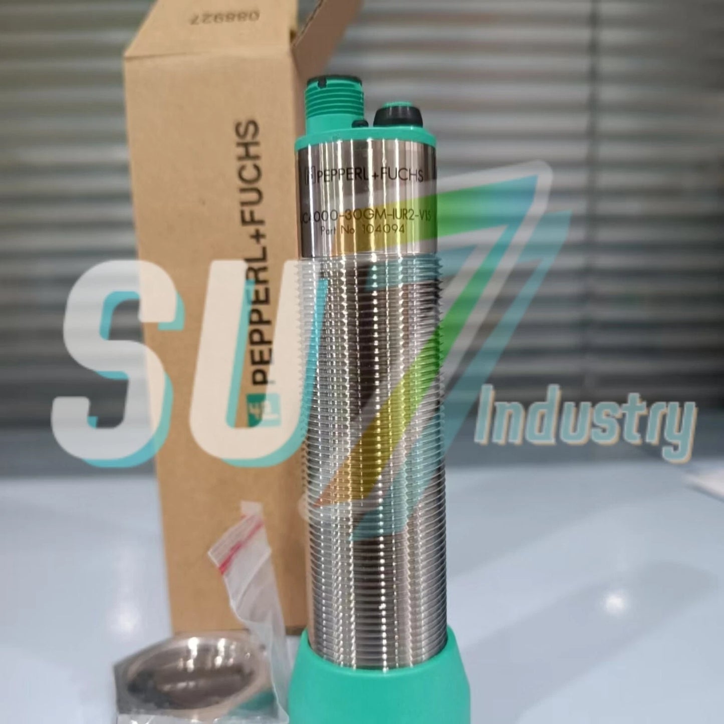 PEPPERL+FUCHS UC4000-30GM-IUR2-V15 Ultrasonic Sensor# 1pcs