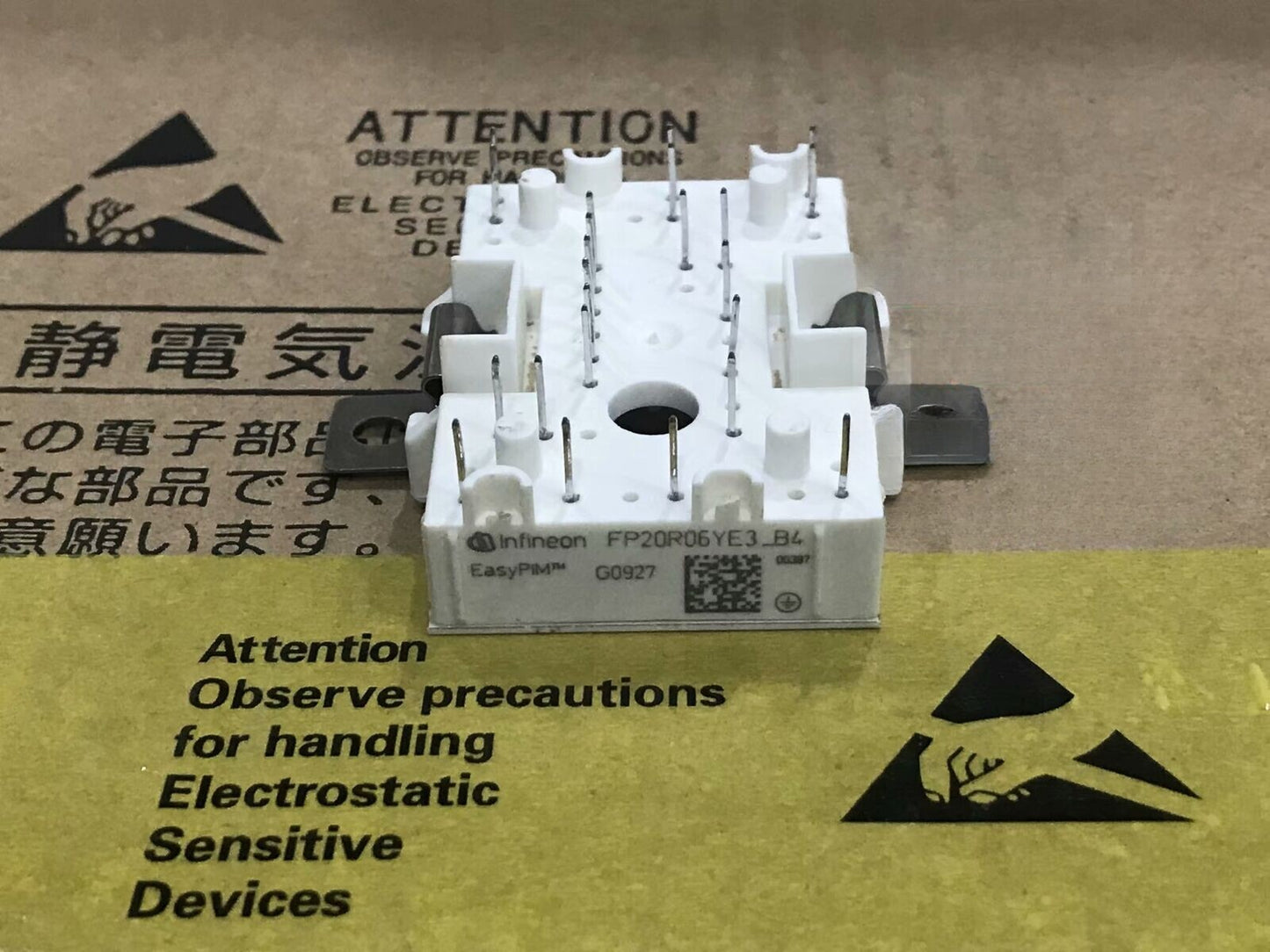 1PCS INFINEON FP20R06YE3_B4 power supply module Quality Assurance FP20R06YE3-B4