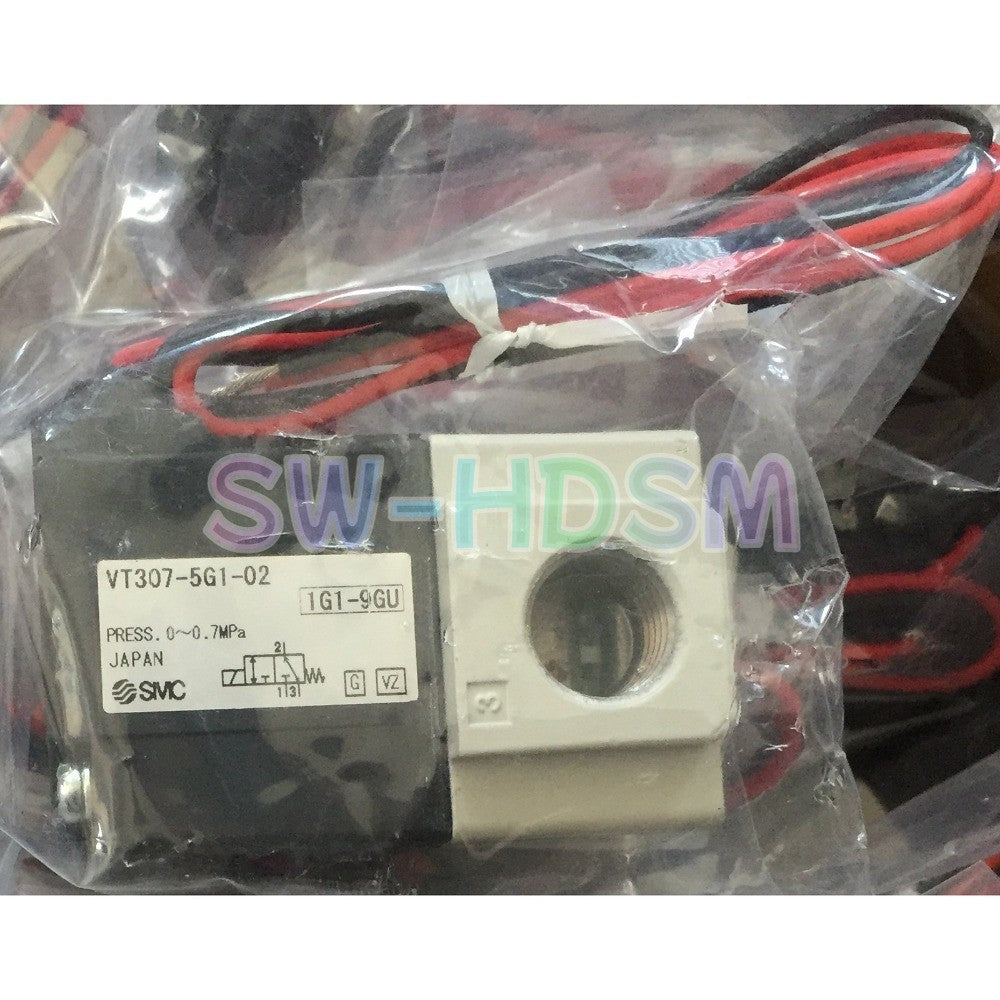 1PCS  for SMC Solenoid Valve VT307-5G1-02 Freight Free