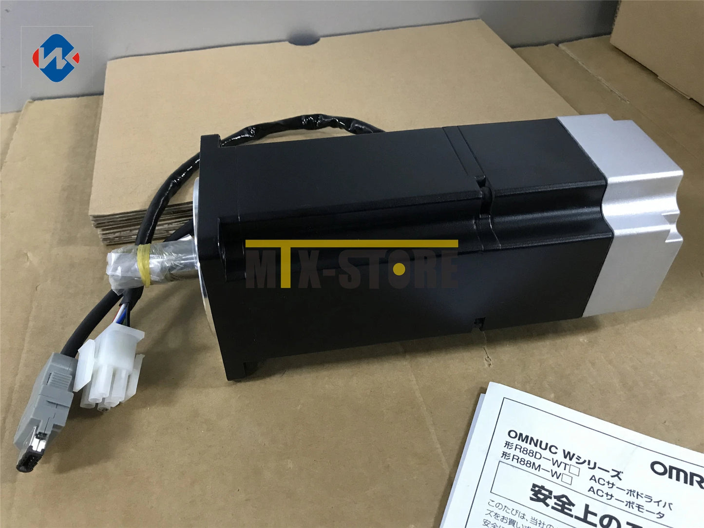 1PCS    servo motor R7M-A75030-BS1 with   Box Omron #P