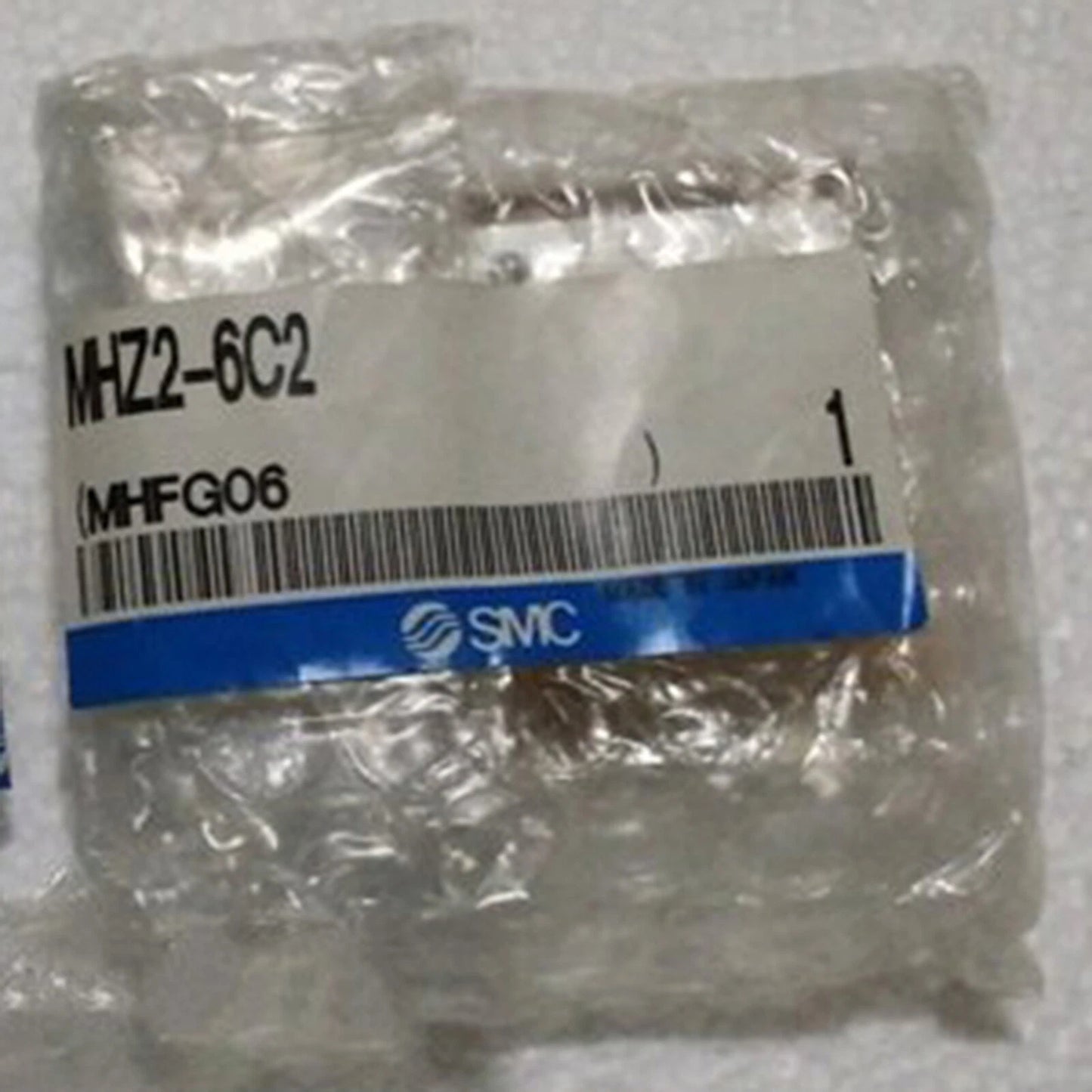 one  SMC Finger cylinder MHZ2-6C2 MHZ2-6C2 Free shipping #P
