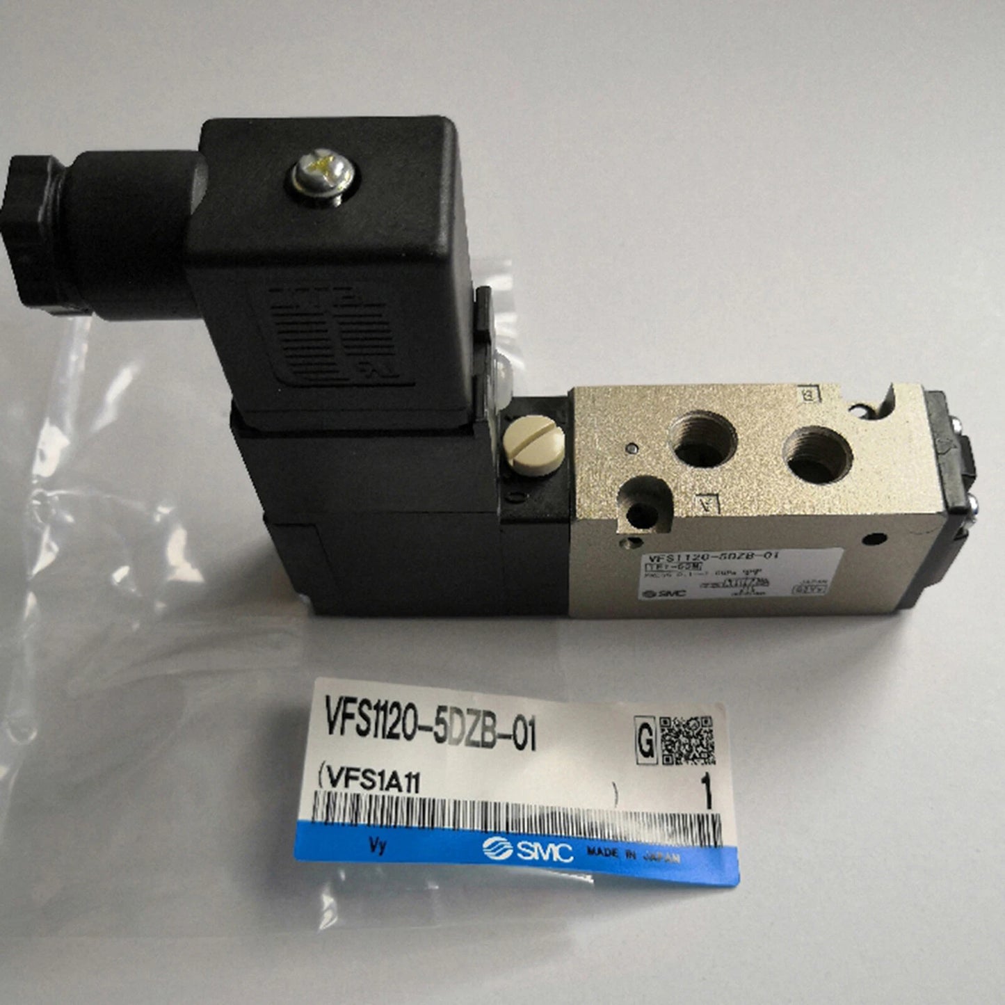 1PC  SMC VFS1120-5DZB-01 solenoid valve in bag Free shipping #P