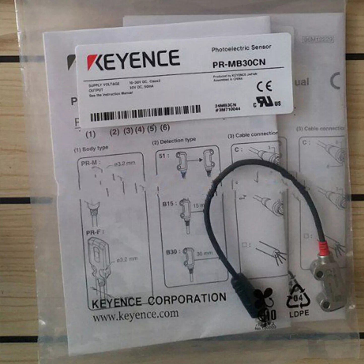 1PCS  Keyence PR-FB30CN SENSOR   photoelectric sensor