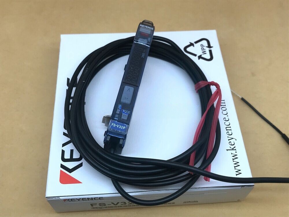 1pcs KEYENCE FS-V32P Fiber Amplifier Sensor   FSV32P