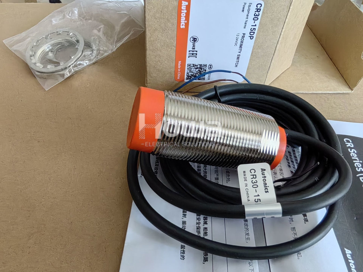 Autonics CR30-15DP Proximity Sensors Capacitive Type  1PCS