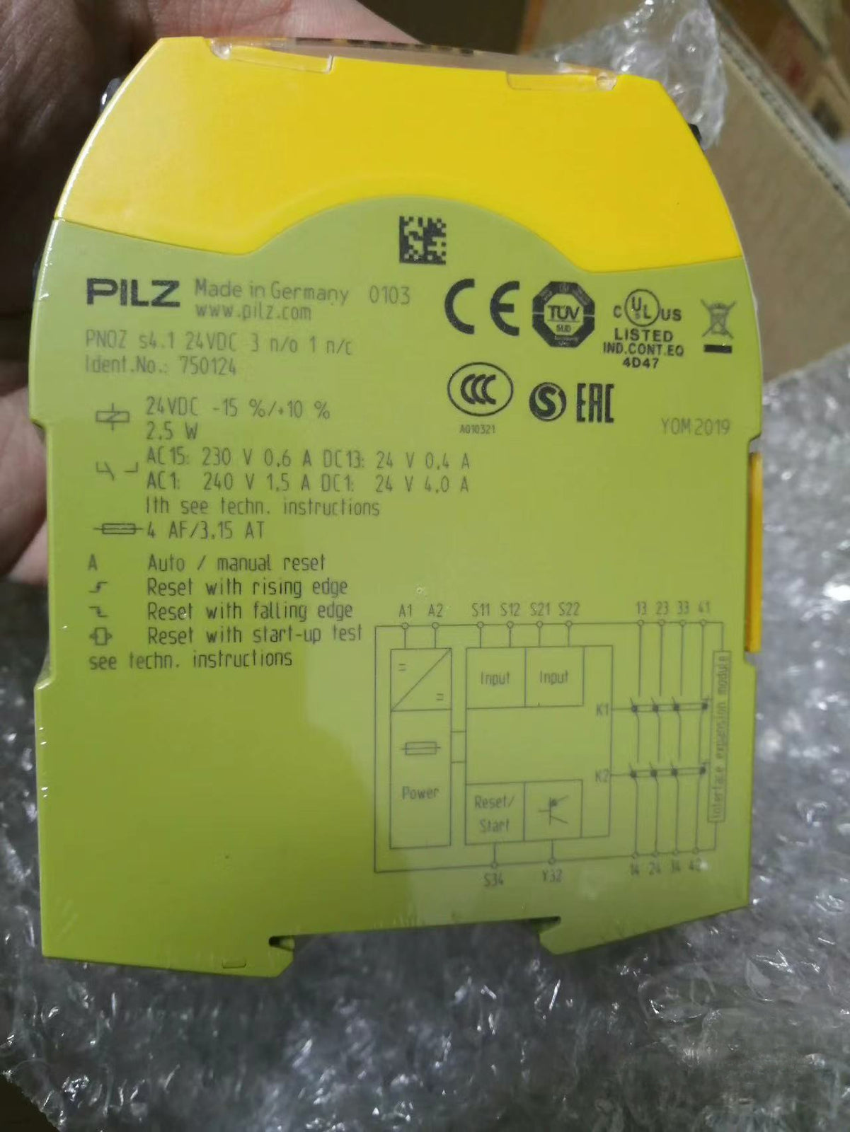 1pcs Pilz PNOZ S4.1 750124  24VDC  Safety Relay