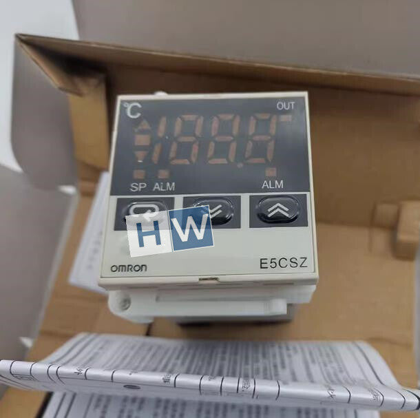 1PC  Omron Digital Temperature Controller E5CSZ-R1T