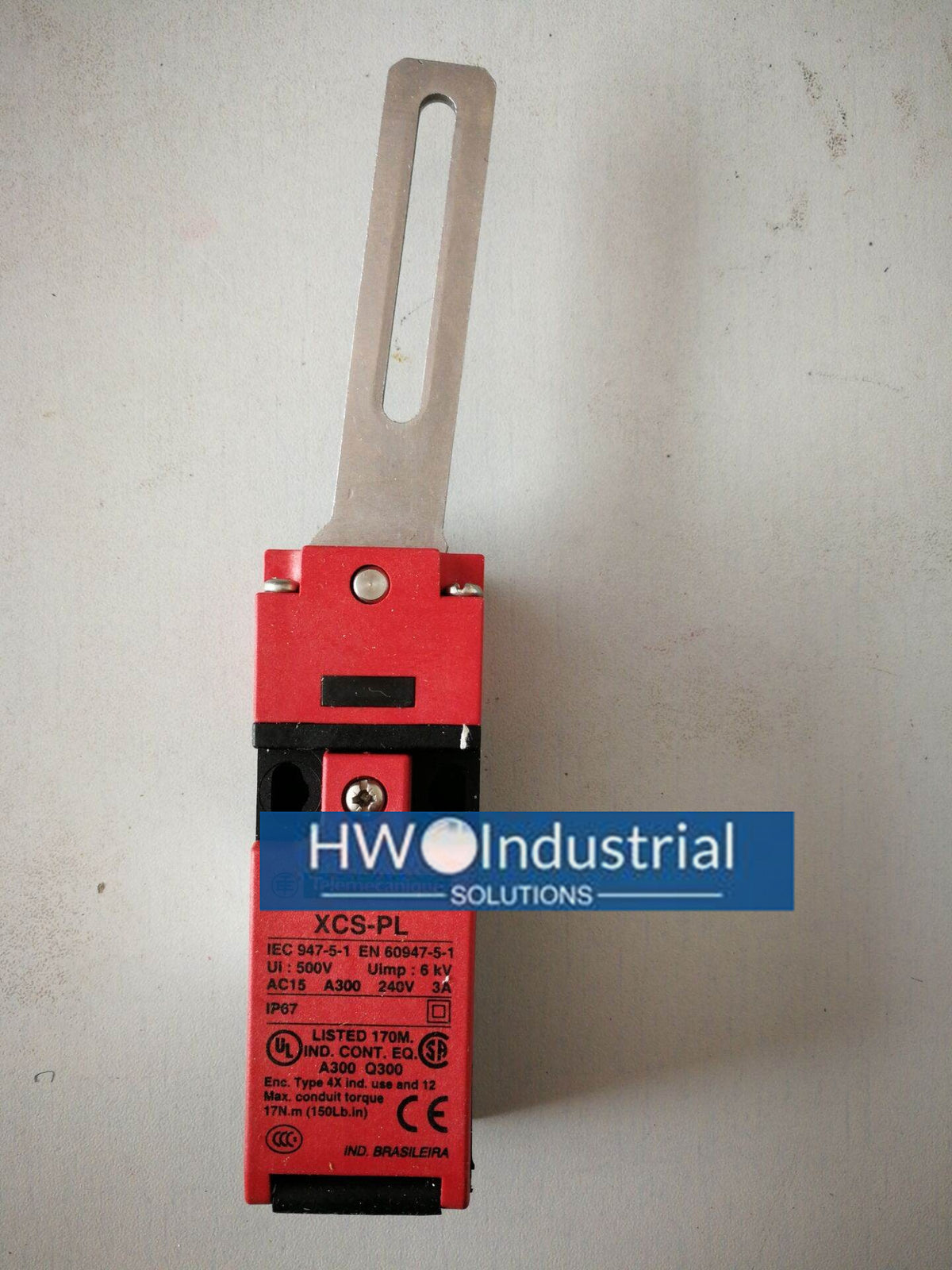 1pc  Safety Limit Switch XCS-PL561 Safety Door Lock 240V 3A